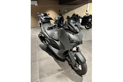 YAMAHA XMAX 300