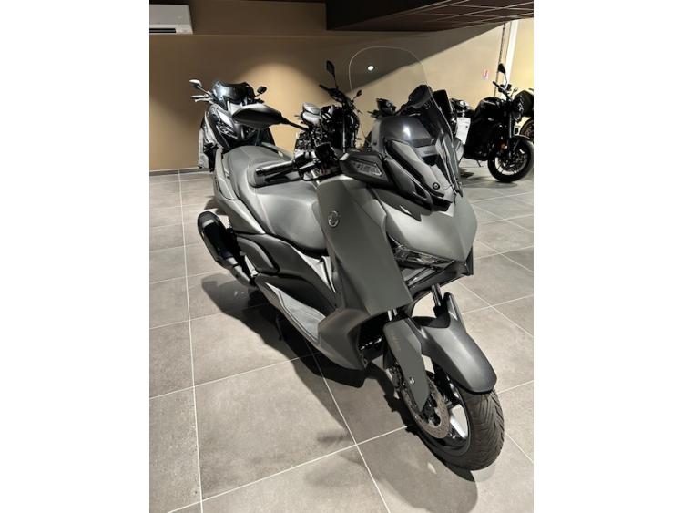 YAMAHA XMAX 300